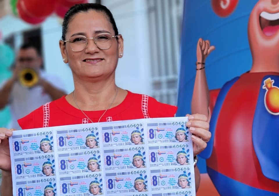 Familias de Jinotega le pegan al gordo millonario